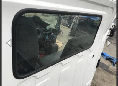 Cristal trasero ventana Hino 268 2007-2023 Foto 1 de 4