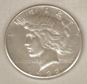 1923-S SILVER PEACE DOLLAR IN FINE CONDITION!!! ANTIQUE DECORATIVE. - Picture 1 of 2