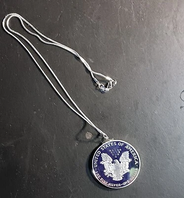 Collar Walking Liberty 40MM (El collar es de plata de ley .925) Foto 1 de 4