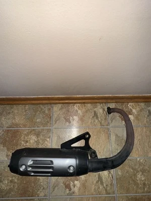 Sistema de latas de escape STOCK ZUMA CW50 YAMAHA 89-01 Foto 1 de 3