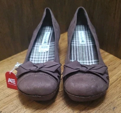 Zapatos para mujer American Eagle marrón imitación gamuza sin cordones con lazo de cuña talla 11 Foto 1 de 4