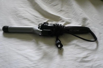 Revlon Perfect Heat Ceramic Curling Iron - 3/4 inch Barrel - Image 1 of 4
