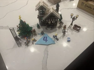 LEGO Winter Village Negozio di Giocattoli 10199 Quasi Completo #4 - Foto 1 di 7