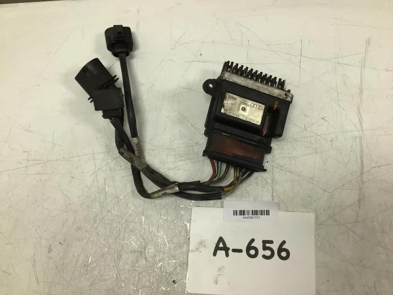 AUDI Q5 2011 módulo de control del ventilador de refrigeración del motor OEM+ Foto 1 de 4