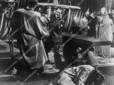 11043-028 Jeanne Carmen, Robert Alda film The Devil's Hand 11043-028