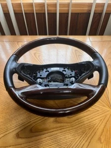 Volante Mercedes 2010-2013 con molduras de madera de nogal con paletas - Imagen 1 de 11