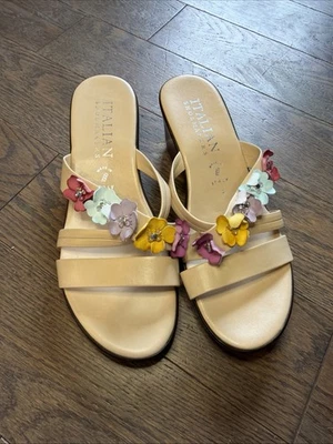 Italian Shoemakers Size 6 Thong Wedge Sandals Flowers Floral Rhinestones Boho - Image 1 of 4