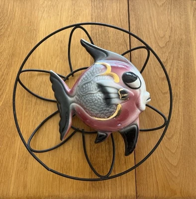 Colgador de pared vintage de cerámica rosa iridiscente peces tropicales mediados de siglo moderno Foto 1 de 4