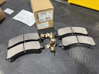 Pastillas de freno traseras GM OEM 2003-2017 Chevrolet Express GMC Savanna 2500 84265875 Foto 1 de 4