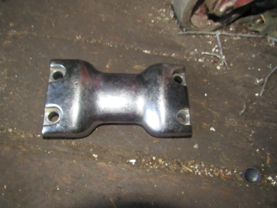 Yamaha XV1100 1989 Virago horquilla delantera guardabarros soporte Foto 1 de 1