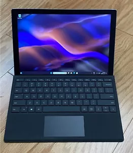 Microsoft Surface Pro 4, i5, 8GB RAM, 256GB SSD, 12.3'' touch, Windows 11 - Picture 1 of 2