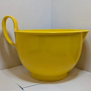 Cuenco mezclador de melamina vintage Dansk diseño gourmet amarillo 4,5 cuartos de galón con caño y mango - Imagen 1 de 7