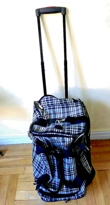 Bolso de Lona Rockland Rolling Elegante 22" en Diseño Tartán Foto 1 de 4