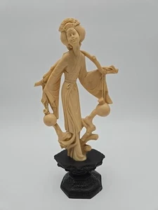 Una scultura Santini metà secolo geisha che porta acqua resina alabastro firmata - Foto 1 di 9