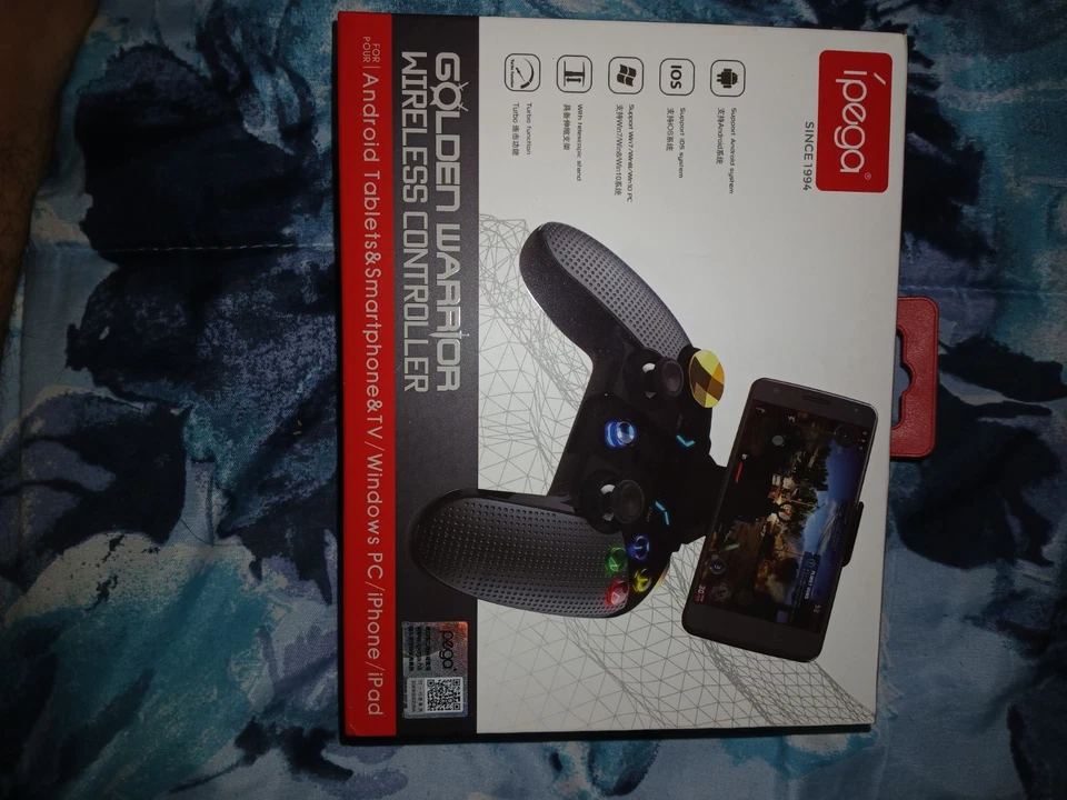 Wireless Bluetooth Mobile Controller for IOS/Android Tablet Smart Phone and PC - Image 1 of 3