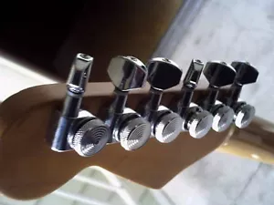 Guitar Locking Tuners 6 in line (right) Chrome for Strat style headstocks - Picture 1 of 5