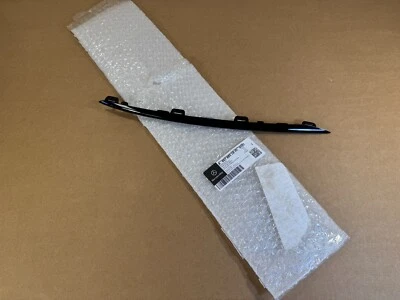 Mercedes Benz VITO W447 GENUINE AMG BLACK FRONT RIGHT GRILLE TOP MOLDING TRIM - Image 1 of 4