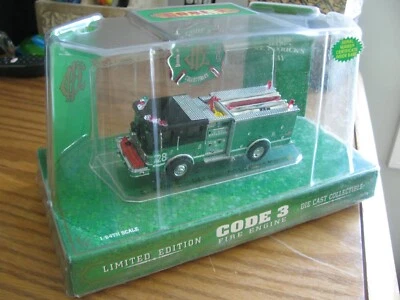 2000 CODE 3 CHICAGO FD St. Patrick's Day  Lucerne Pumper #28 1/64 122225 MINT - Image 1 of 4