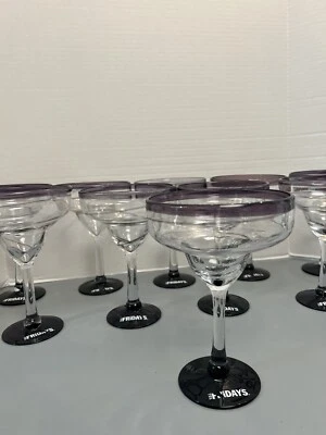 Vidrio y vajilla Margarita Giant TGI Friday's soplado a mano púrpura remolino RARO Foto 1 de 4