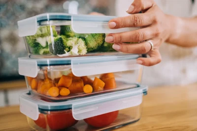 IKEA Contenedor de almacenamiento de alimentos de vidrio con tapa (Juego de 3) Foto 1 de 4