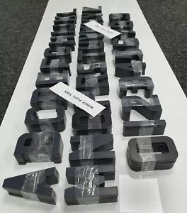 Letras de placa de número 4D 3 mm acrílico brillante negro a granel x 700 CANTIDADES AL POR MAYOR - COMERCIO - Imagen 1 de 18