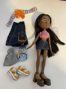 MGA Bratz Flaunt It Sasha Bratz Doll Green Eyes Accessories 2001 1st Edition HTF - Picture 1 of 3