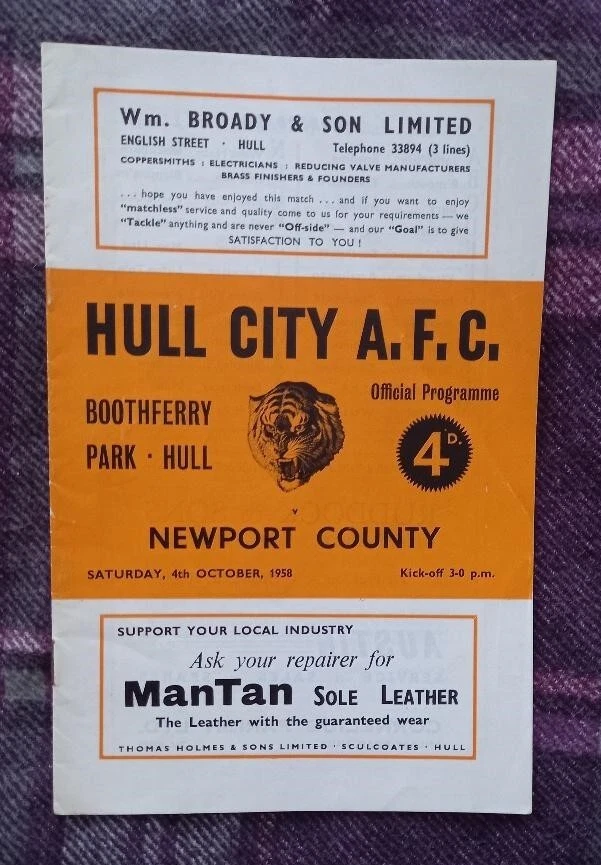1958/59 Division Three - HULL CITY v. NEWPORT COUNTY - Image 1 of 1