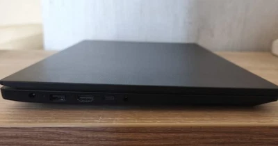 Lenovo V15 Gen2 ALC (COME NUOVO) - Immagine 1 di 4