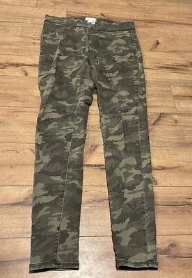 Mudpie Womens Pants Medium Camoflage Green 31" Waist, 26" Inseam, 11" Rise - Image 1 of 4