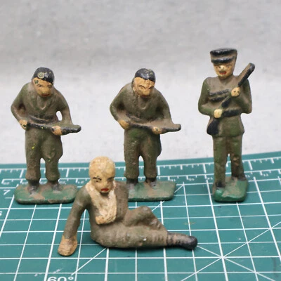 Lote de 4 juguetes de hierro fundido de los años 30 soldados del ejército de 3 pulgadas de alto Foto 1 de 3