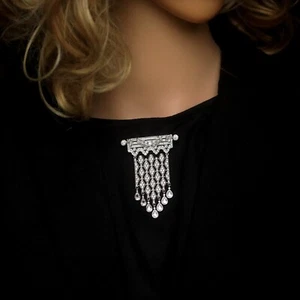 Broche Dentelle Tassel Serti CZ de Blanc Rhodié Art Deco Vintage Style SA11 - Imagen 1 de 8