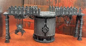 AD MECH TERRENO PEZZO COSTRUITO Settore Mechanicus Terrain Scenery Warhammer 40K - Foto 1 di 5