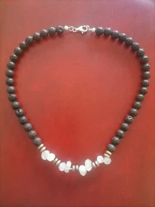 Collar único de plata de ley 925 con cuentas de volcán negro y piedra lunar 44 cm 36,5 g - Imagen 1 de 9