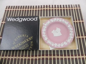 Vintage Wedgwood Pink Jasperware Cupid as Oracle Round Pin Dish Tray - Picture 1 of 19