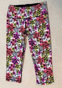 Leggings Capri Victoria's Secret VSX Deportivos Knockout Talla S/P Flores Brillantes - Imagen 1 de 6