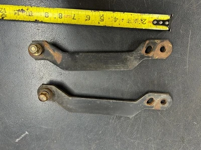 John Deere LT166 16hp 42"cut  deck lift arms #M146317 - Image 1 of 4