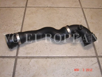 Manguera superior de refrigeración del radiador original BMW E46 325i 330i 323i 328i 325ci Foto 1 de 3