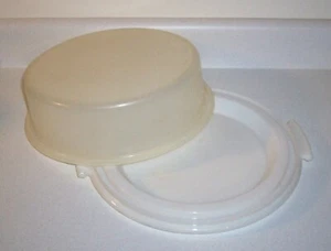 Tupperware Round White Pie Cake Taker #719 with Sheer Lid #720 - Picture 1 of 1