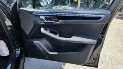 2015 2016 2017 2018 2019 2020 Porsche Macan Right Front Door Trim Panel 599735 Foto 1 de 4