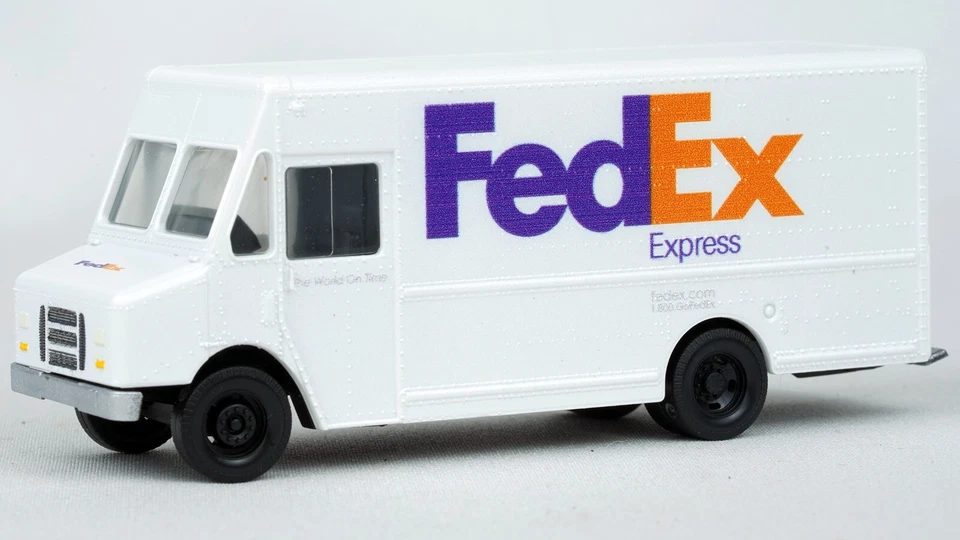 Walthers Scenemaster Morgan Olson Step Van Truck "FedEx Express" 949-12103 HO