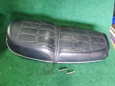 Suzuki GT550 1972 asiento Foto 1 de 4