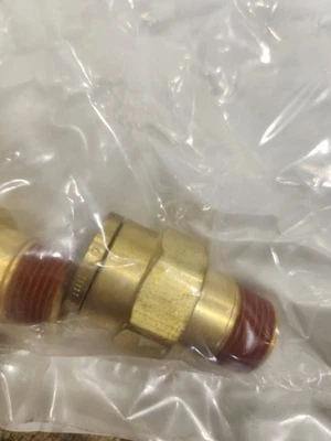 Qty 5** 91270 Brass Male Straight Fitting, Air Brake Push to Connect, 5/8 x 3/8 - Image 1 of 4