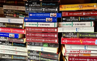 Sue GRAFTON ALPHABET Mystery PB Books Milhone - U CHOOSE - *Buy More & Save* - Image 1 of 3