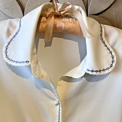 Vintage  90s Women’s Secretary Blouse Size 8 Ivory Embroidered Button Down Retro - Image 1 of 4