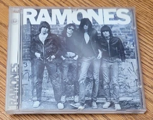 Ramones S/T Ramones CD with 8 BONUS TRACKS Blitzkrieg Bop - Picture 1 of 2