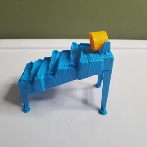 Juego de mesa Mouse Trap 2005 repuesto azul amarillo parte 9 y 10 Bin16 - Imagen 1 de 4