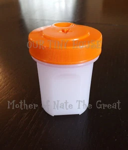 Tupperware Divided Salt & Pepper Travel Size Mini Spice Shaker Adjustable Orange - Picture 1 of 9