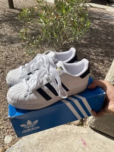 Size 5.5 - adidas Superstar OG W - Picture 1 of 11