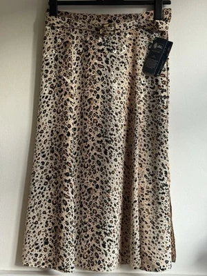 C&A Sixth Sense Skirt Leopard Print Your Sixth Sense Size 18 See Measurements - Image 1 of 4