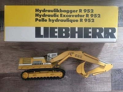 Pelle LIEBHERR R952 Conrad 2826 Echelle 1/50 Foto 1 de 4